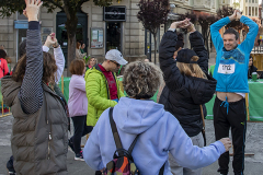 Más de 2.000 personas en la IX Marcha Contra el Cáncer de Torrelavega para recaudar fondos para aecc. Torrelavega, 30-3-2023.